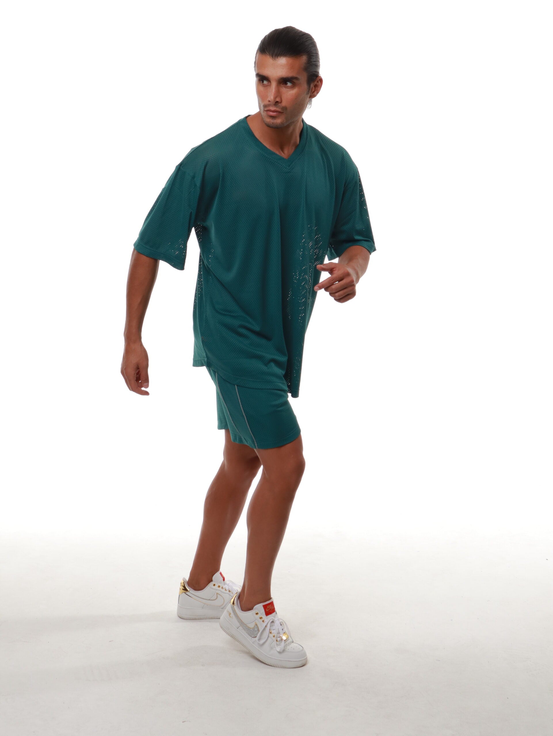 Move with Intention: The Best Men’s Activewear for Summer in the UAE